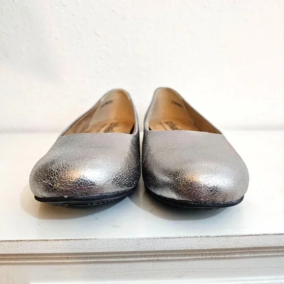 Softwalk Sonoma Womens Sz 6.5 Platinum Leather Slip On Ballet Flats Comfort Shoe - Picture 2 of 10